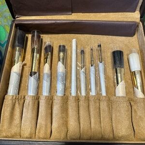 Bobbi Brown Luxe Brush Collection – Limited Edition – 24K Gold Accents